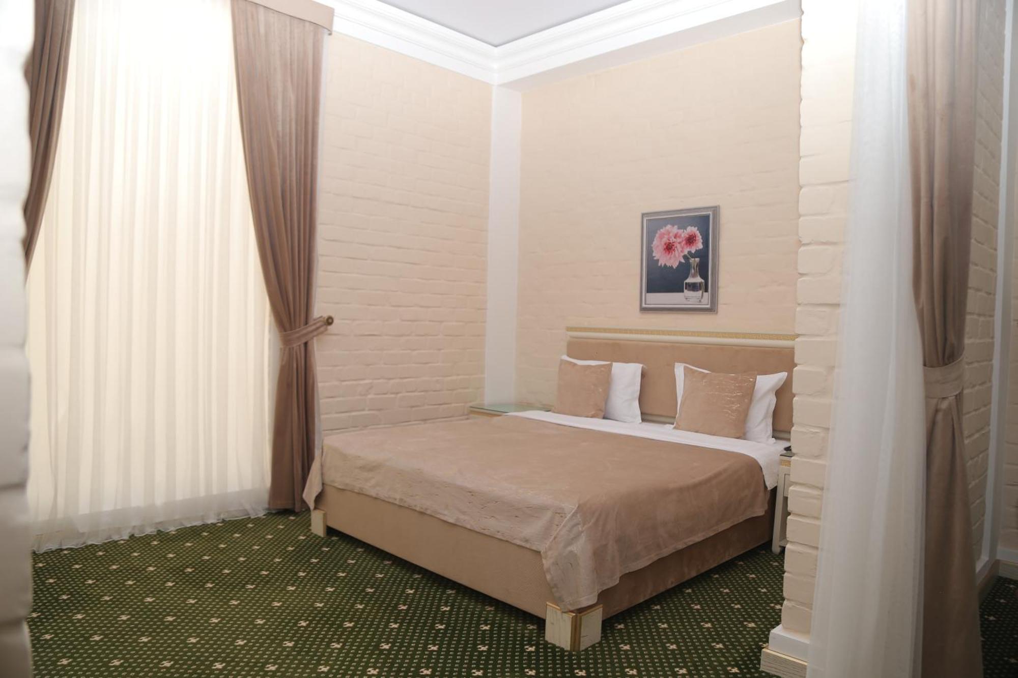 Bek Plus Hotel Takchilik ภายนอก รูปภาพ