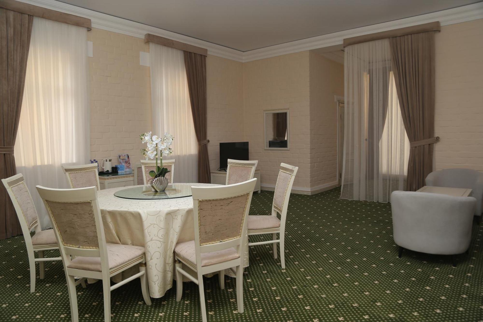 Bek Plus Hotel Takchilik ภายนอก รูปภาพ
